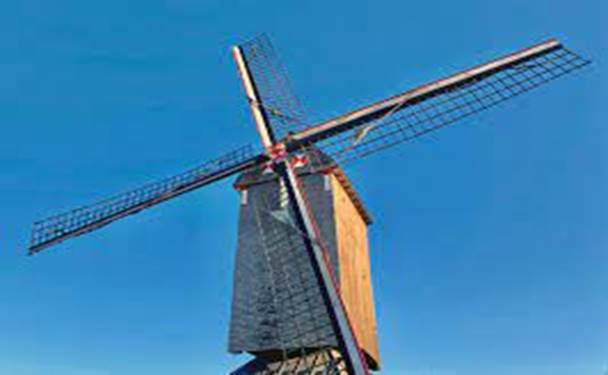 Afbeelding met windmolen, hemel, buitenshuis, Molen

Automatisch gegenereerde beschrijving